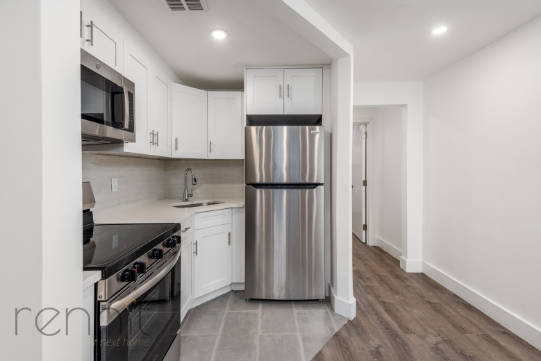 320 Throop Ave, Apt 1 Image 8