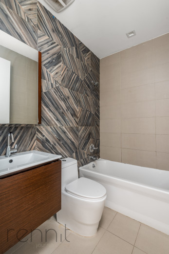 377 Manhattan Ave, Apt 1L Image 11