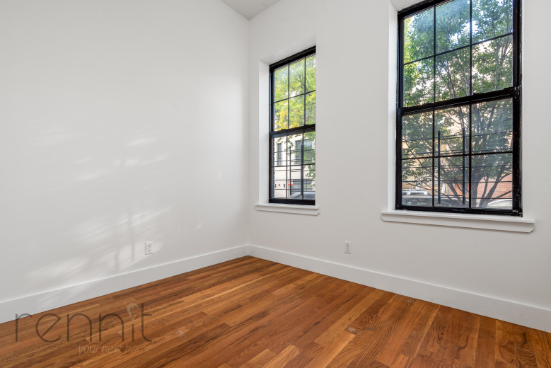 377 Manhattan Ave, Apt 1L Image 5