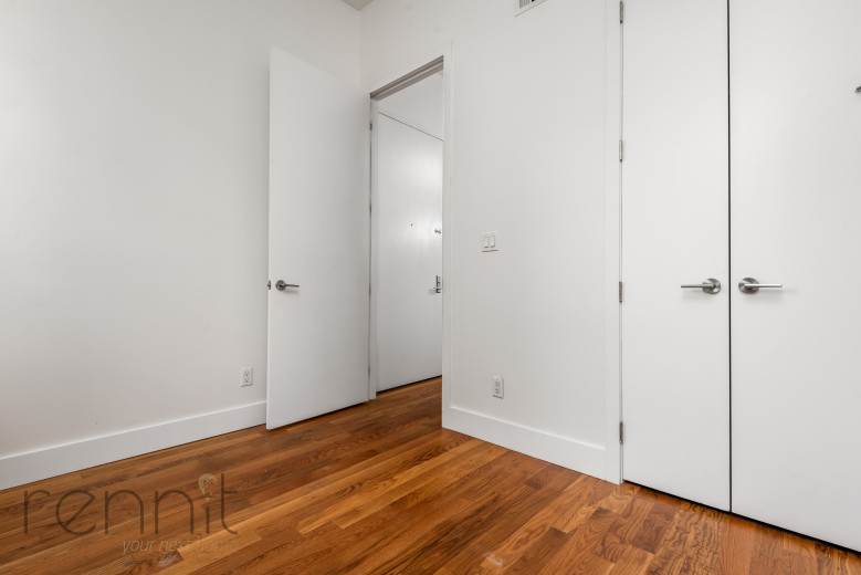 377 Manhattan Ave, Apt 1L Image 6