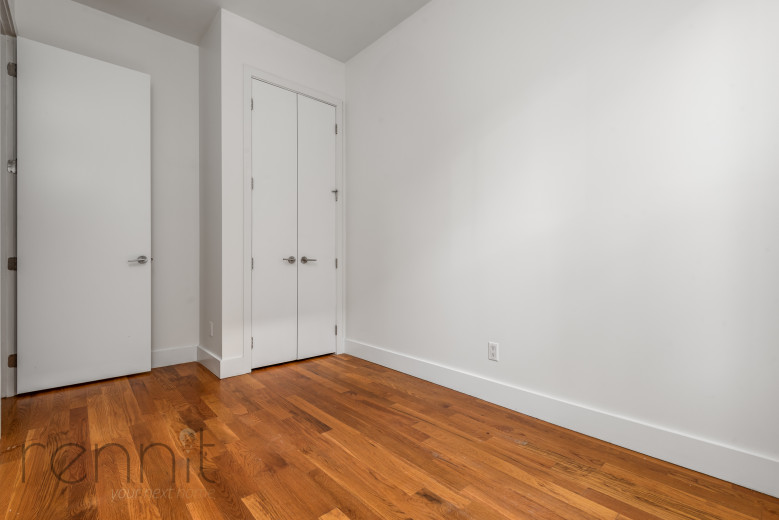377 Manhattan Ave, Apt 1L Image 9