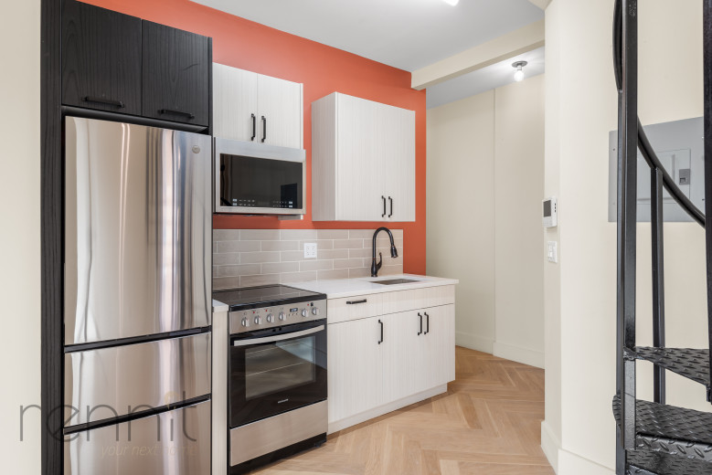 179 Meserole St, Apt 4A Image 7