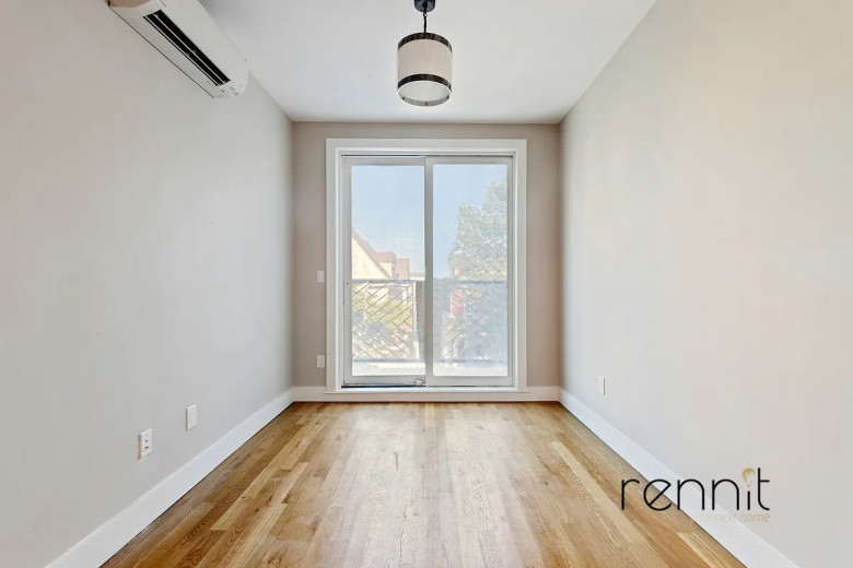 762 East 32nd St, Apt 3A Image 2