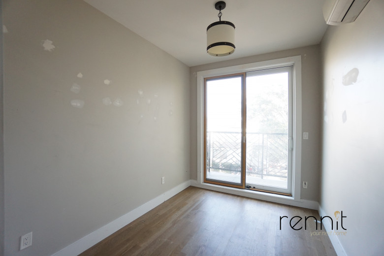 762 East 32nd St, Apt 3A Image 9