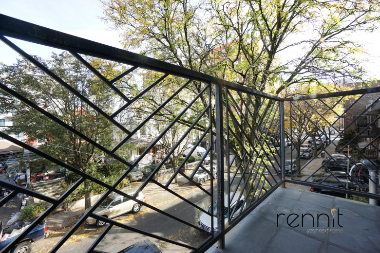 762 East 32nd St, Apt 3A Image 11
