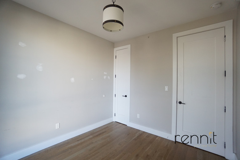 762 East 32nd St, Apt 3A Image 17
