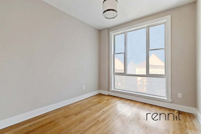 762 East 32nd St, Apt 3A Image 4