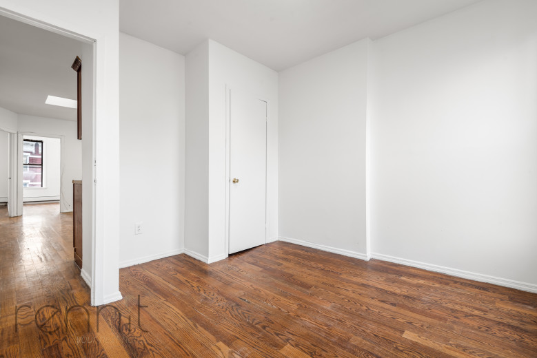 851 Lafayette Ave, Apt 4 Image 9