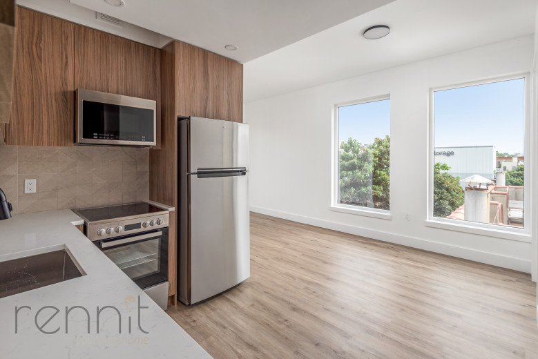 35 Kingston Ave, Apt 304 Image 5