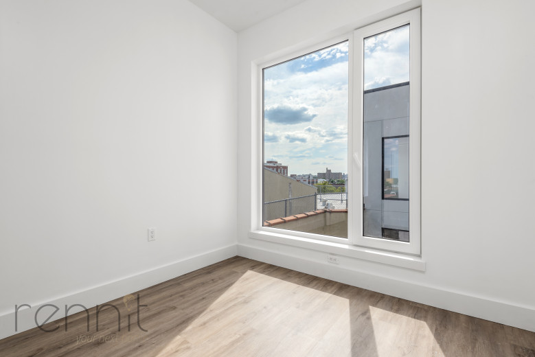 35 Kingston Ave, Apt 304 Image 6