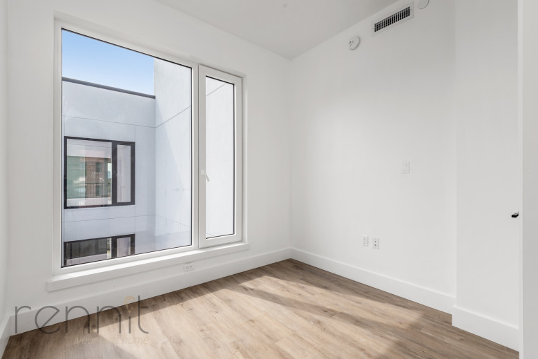 35 Kingston Ave, Apt 304 Image 8