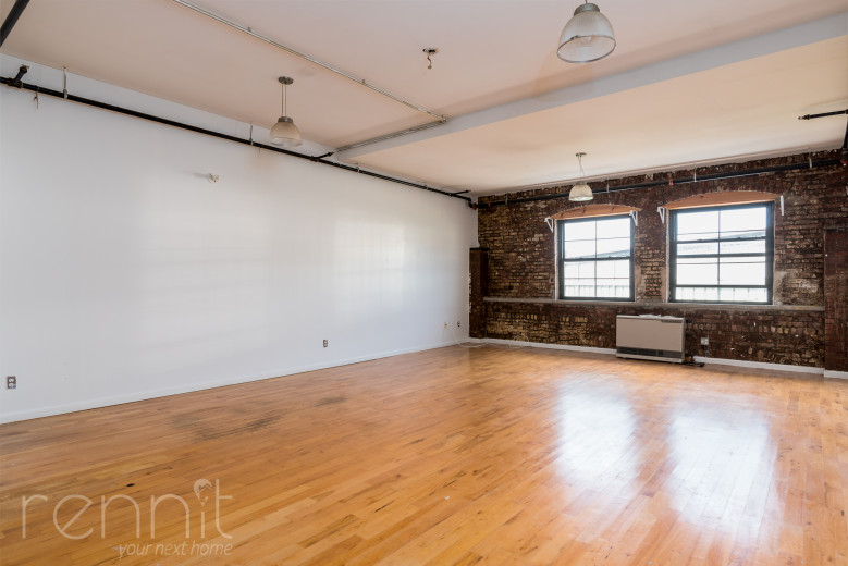 956 Hancock St, Apt 3R Image 3