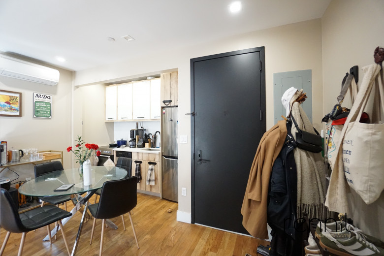 166 S 3rd St, Apt 4R Image 4