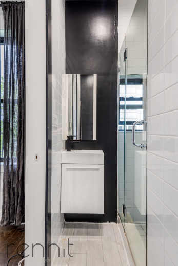 241 Devoe St, Apt 3L Image 10