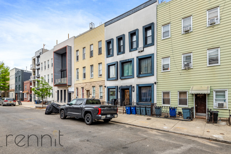 241 Devoe St, Apt 3L Image 13