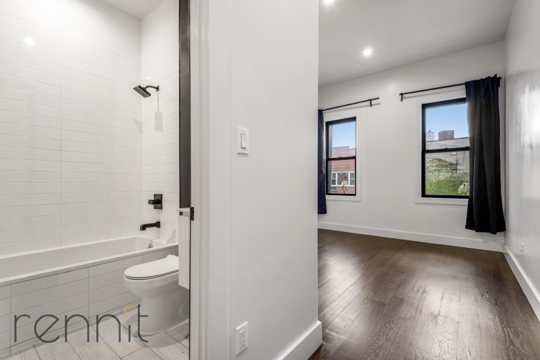 241 Devoe St, Apt 3L Image 4
