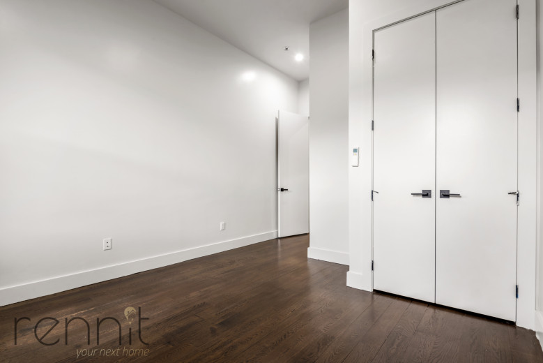 241 Devoe St, Apt 3L Image 7