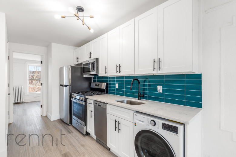 798 Lafayette Ave, Apt 3 Image 4
