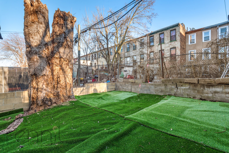 798 Lafayette Ave, Apt Garden-level Image 1