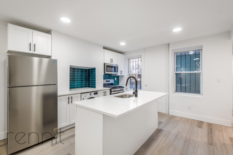 798 Lafayette Ave, Apt Garden-level Image 6