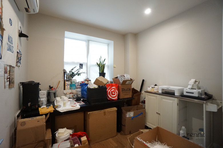593 Rutland Rd, Apt 1R Image 18