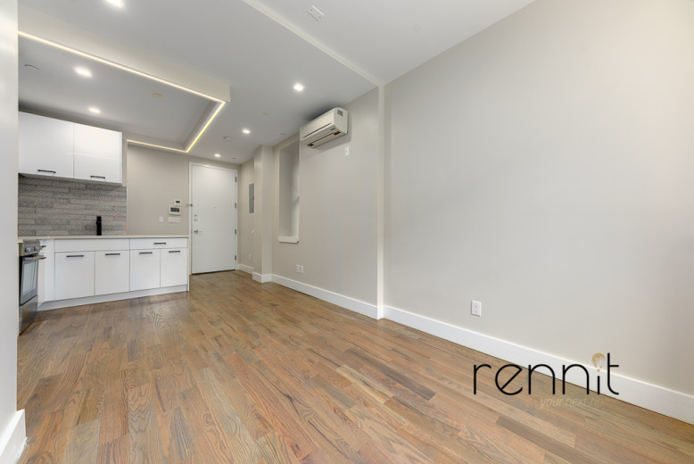 593 Rutland Rd, Apt 1R Image 2