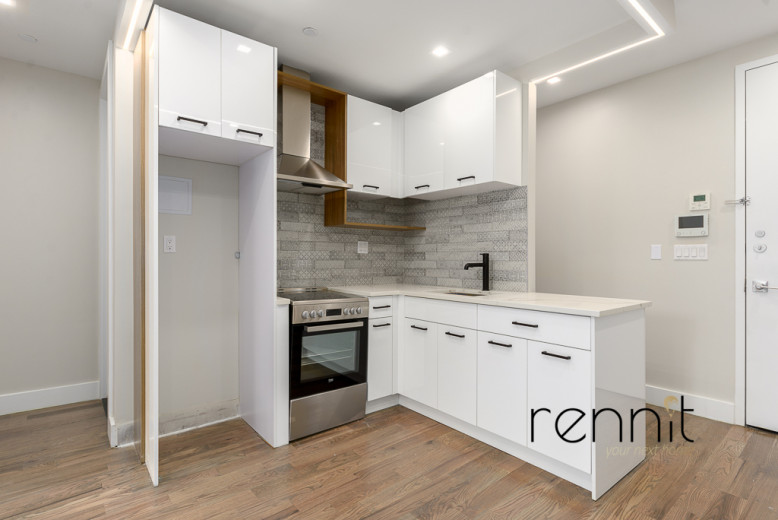 593 Rutland Rd, Apt 1R Image 3