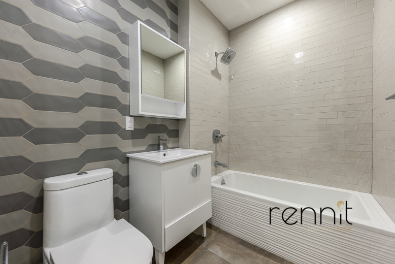 593 Rutland Rd, Apt 1R Image 5