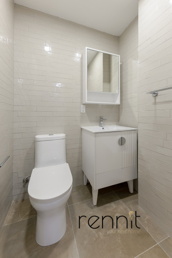 593 Rutland Rd, Apt 1R Image 8