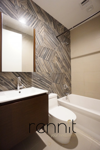 377 Manhattan Ave, Apt 3L Image 9