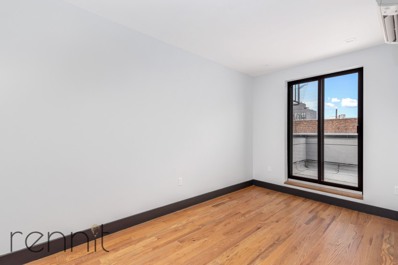 221 Martense St, Apt 5 Image 4