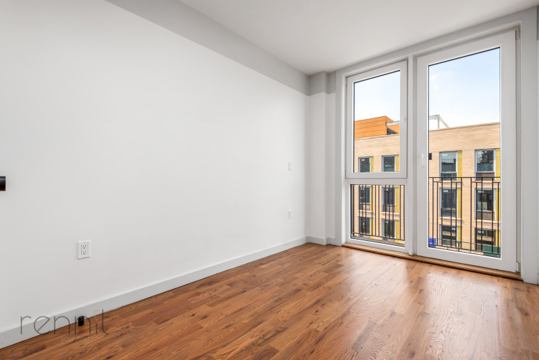 774 Lexington Ave, Apt 3A Image 4
