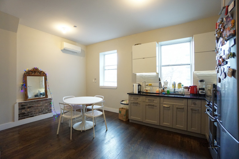 810 St Johns Pl, Apt 5 Image 5