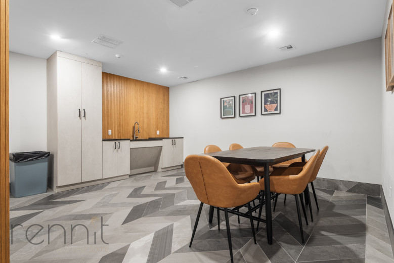 2039 Ocean Ave, Apt 306 Image 14
