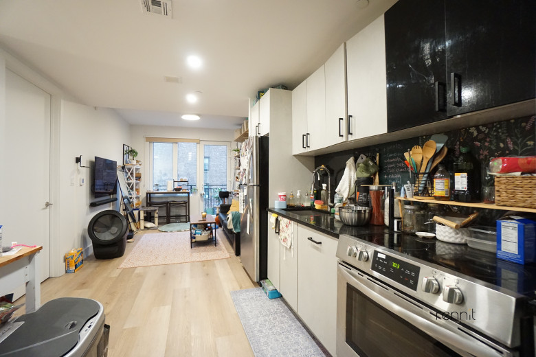 2039 Ocean Ave, Apt 306 Image 3