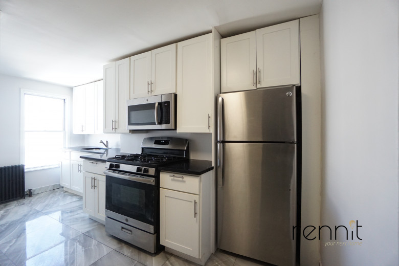 689 Park Ave, Apt 3R Image 1