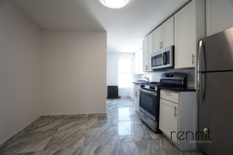 689 Park Ave, Apt 3R Image 2