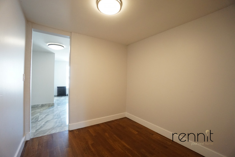 689 Park Ave, Apt 3R Image 4