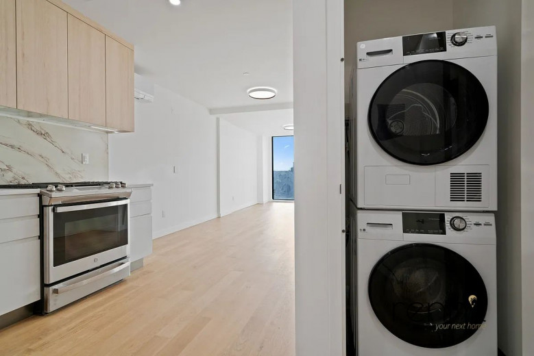 375 Dean St, Apt 402 Image 6