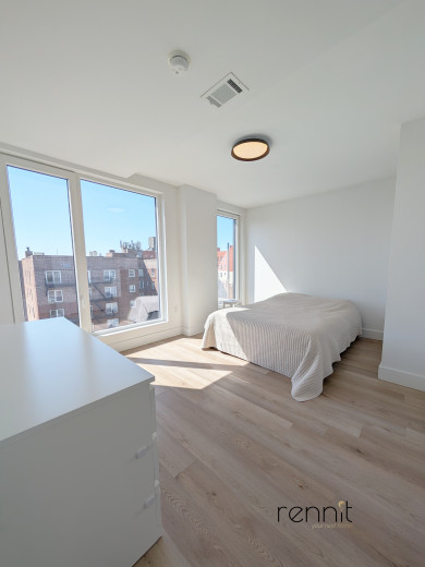 2039 Ocean Ave, Apt 703 Image 9