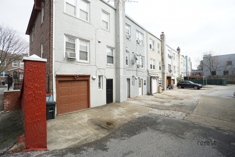 1354 E 40th St #Ground, Apt Floor Image 11