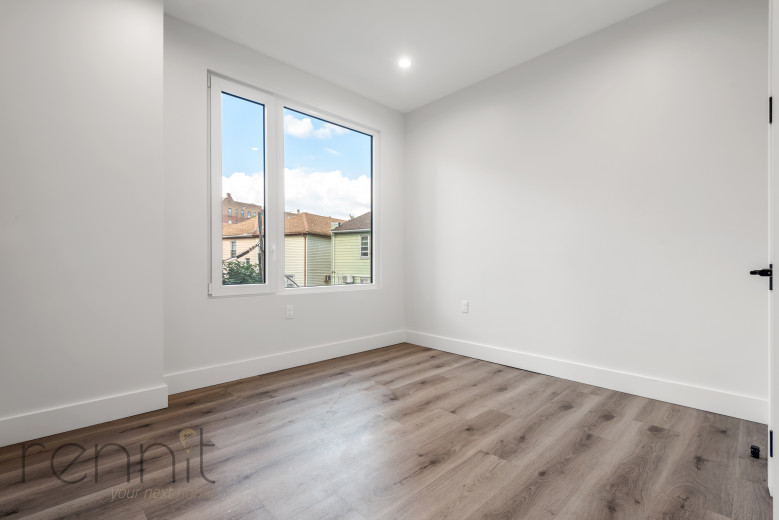125 Kings Hwy, Apt 3E Image 4