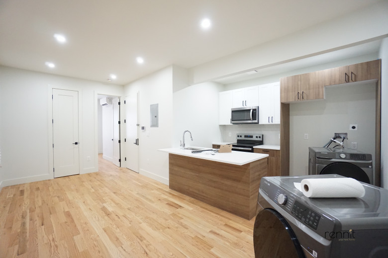 559 Fairview Ave, Apt 1 Image 1