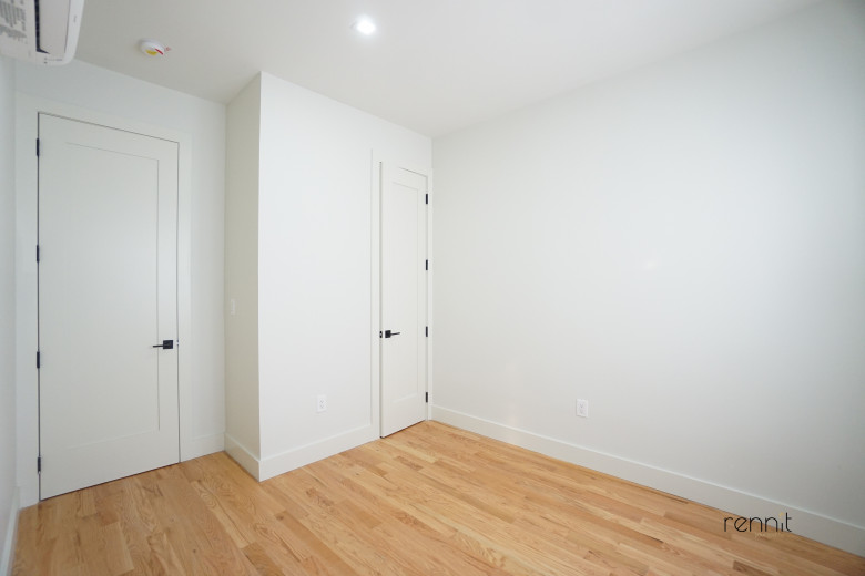 559 Fairview Ave, Apt 1 Image 11