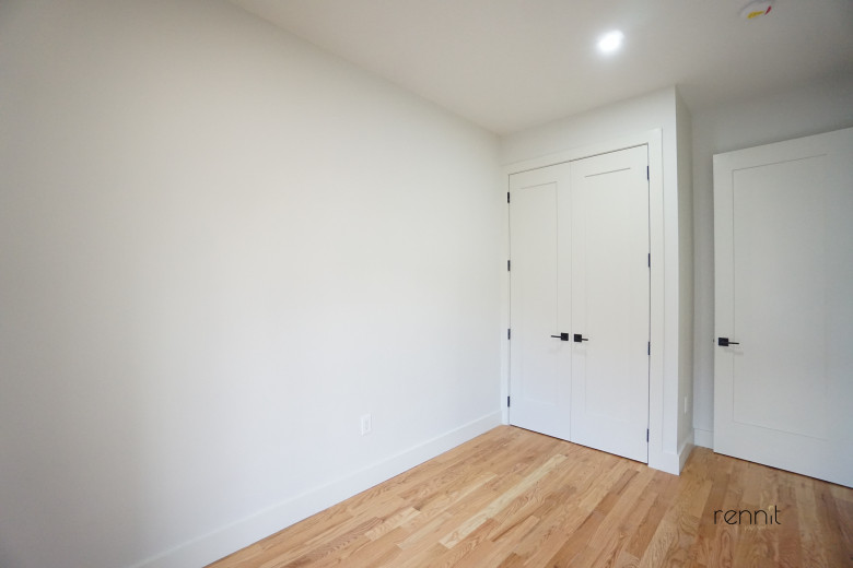 559 Fairview Ave, Apt 1 Image 13