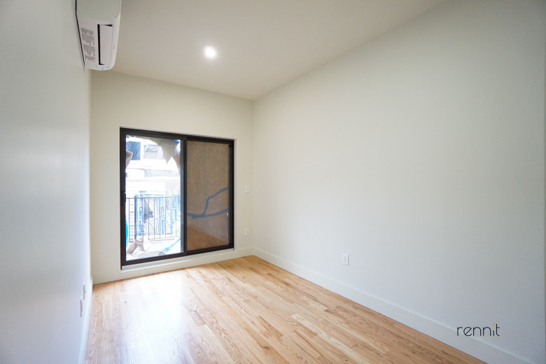 559 Fairview Ave, Apt 1 Image 14