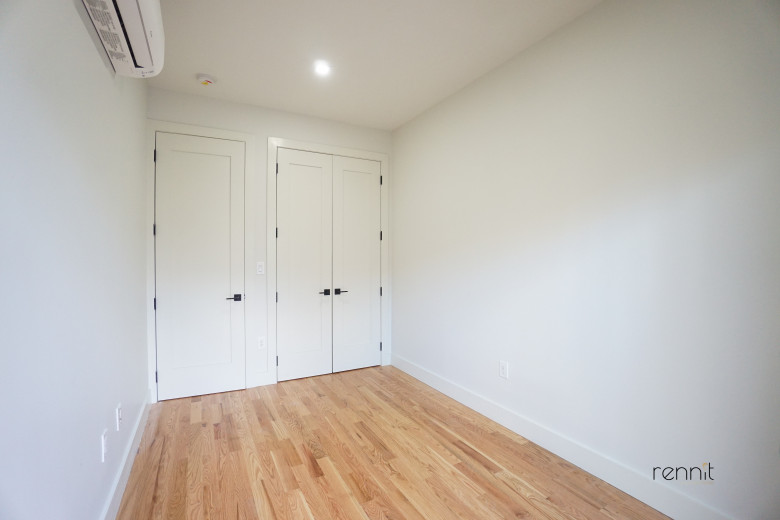 559 Fairview Ave, Apt 1 Image 15