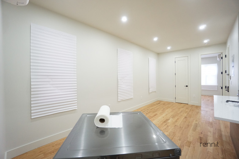 559 Fairview Ave, Apt 1 Image 4