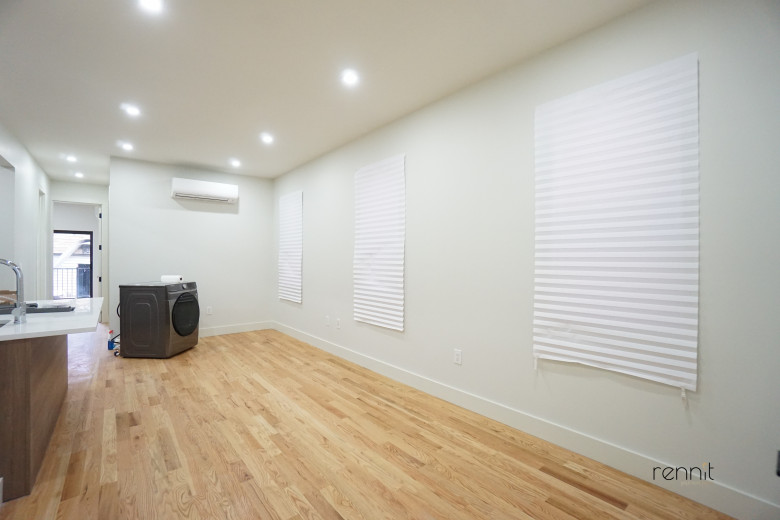 559 Fairview Ave, Apt 1 Image 5