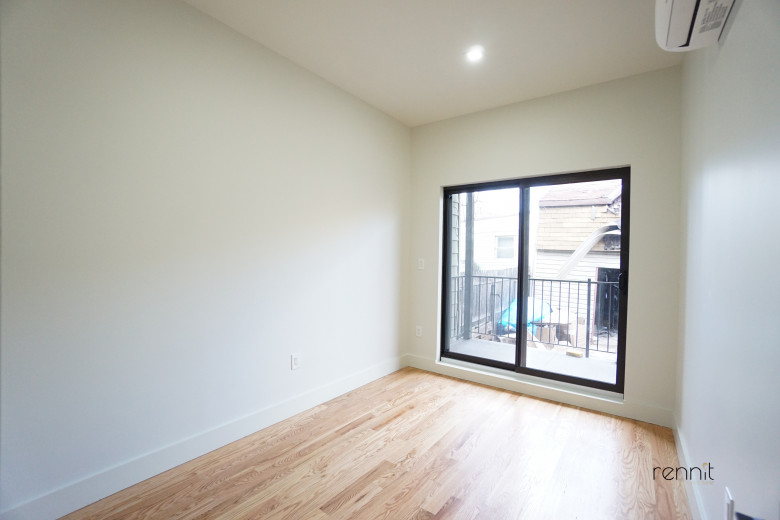559 Fairview Ave, Apt 1 Image 6